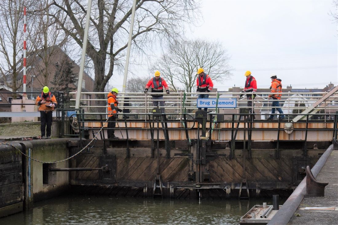 Renovatie aan brug en sluis in Driemond gestart